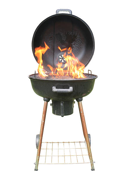 intera griglia a carbonella con fiamme - griglia per barbecue foto e immagini stock