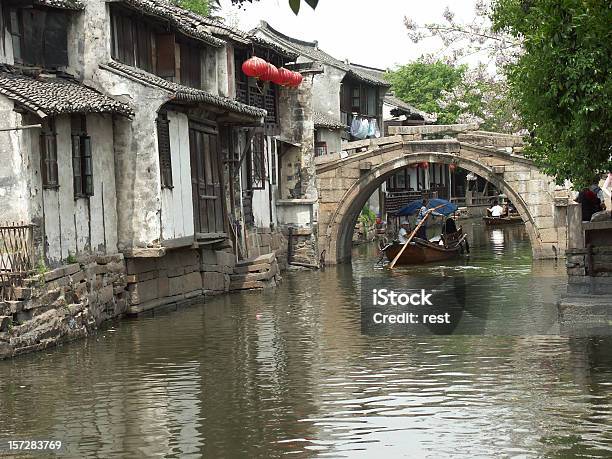 Foto de Zhouzhuang e mais fotos de stock de Aldeia - Aldeia, Arcaico, Arquitetura