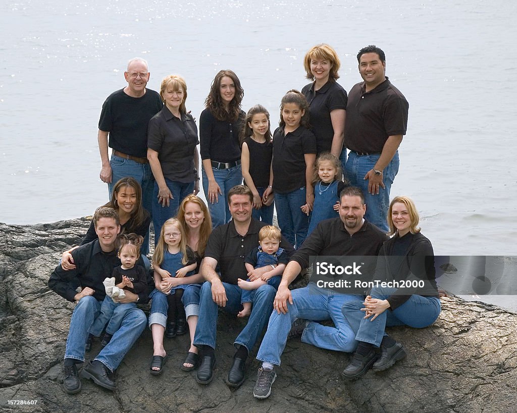 Extended Семья - Стоковые фото Многодетная семья роялти-фри