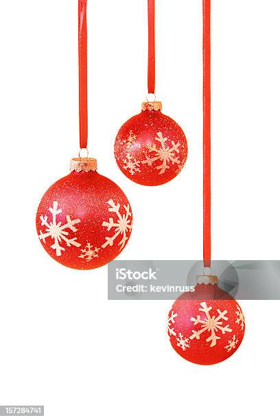 Tre Decorazioni Di Natale Rosso - Fotografie stock e altre immagini di Bianco - Bianco, Colore descrittivo, Composizione verticale