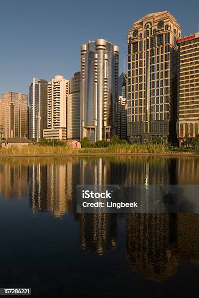 Abu Dhabi Skyline - zdjęcia stockowe i więcej obrazów Abu Zabi - Abu Zabi, Arabia, Architektura