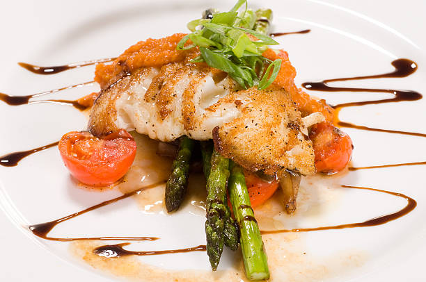 istock Fillet of white fish and vegetables 157286222