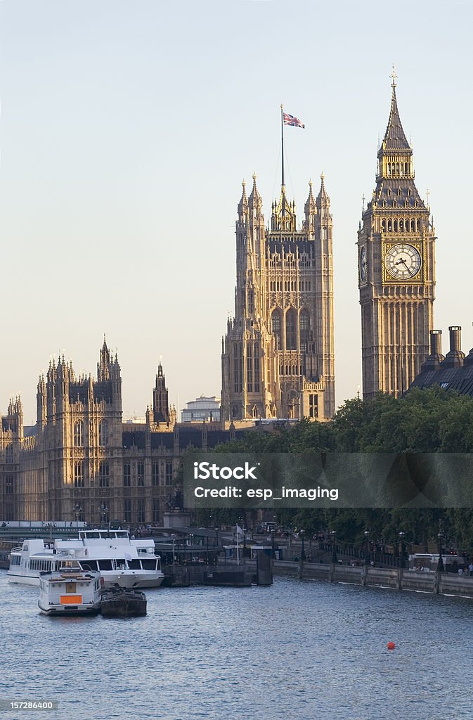 Fiume Tamigi, il Big Ben e il Parlamento a Londra - Foto stock royalty-free di Parlamento britannico