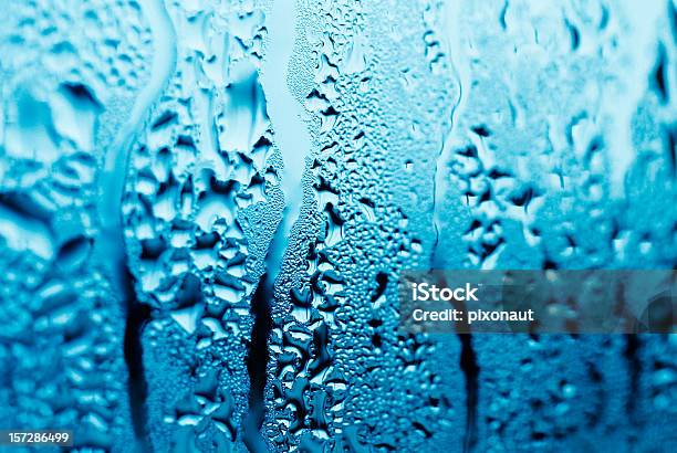 Капельки Воды На Окна — стоковые фотографии и другие картинки Дождь - Дождь, Лобовое стекло, Абстрактный