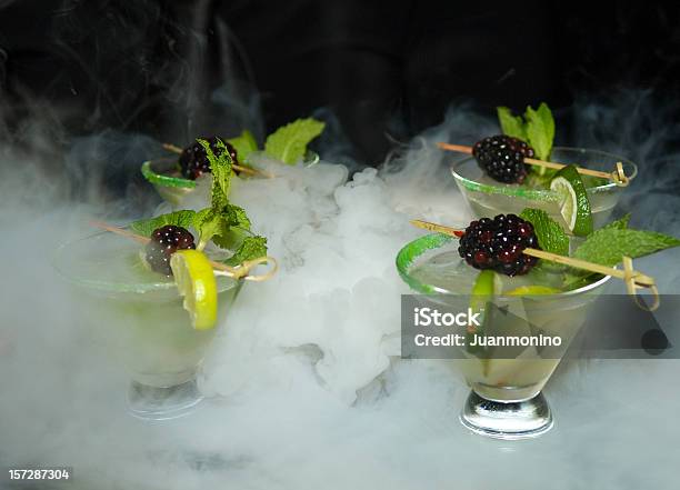 Quatro Mojito Cocktails - Fotografias de stock e mais imagens de Cocktail - Cocktail, Martini, Cor verde