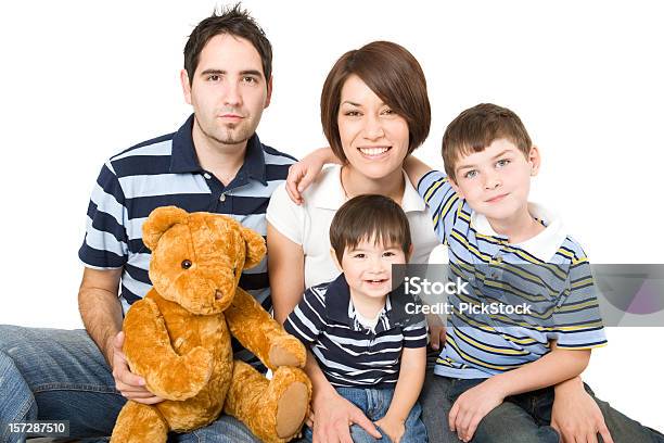 Família Moderna - Fotografias de stock e mais imagens de 2-3 Anos - 2-3 Anos, 6-7 Anos, Adulto