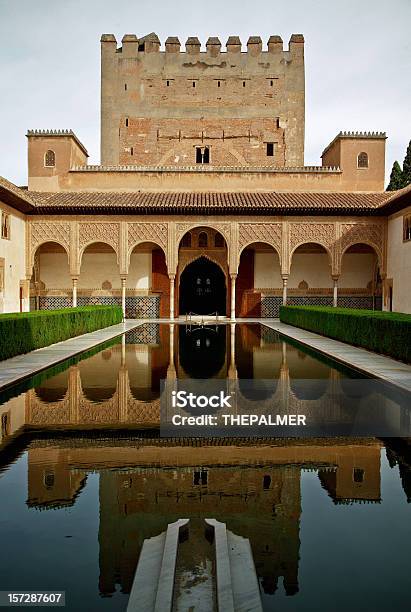 Photo libre de droit de Palacio Nazaries Alhambra De Grenade banque d'images et plus d'images libres de droit de Alhambra - Grenade - Alhambra - Grenade, Grenade - Espagne, Mosquée