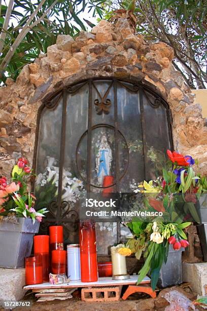 Altare - Fotografie stock e altre immagini di Adulazione - Adulazione, Altare, Ambientazione esterna