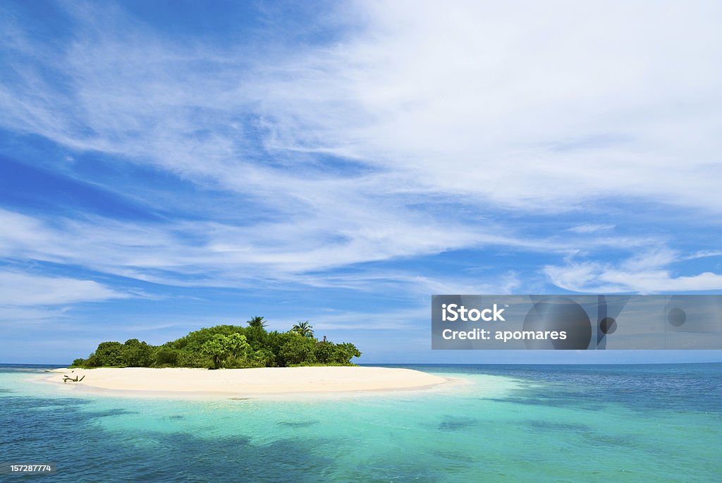 Solitario isola tropicale dei Caraibi - Foto stock royalty-free di Acqua