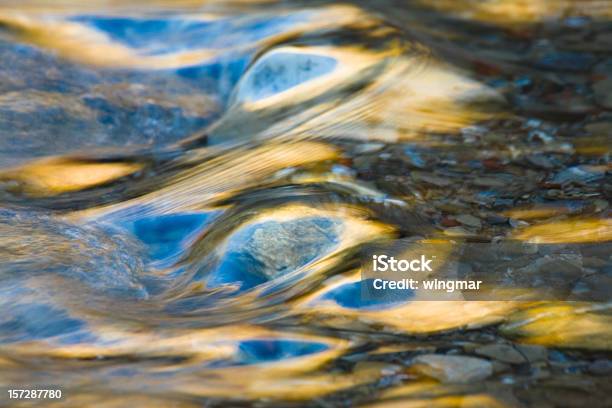 River Refeflection Stockfoto und mehr Bilder von Makrofotografie - Makrofotografie, Bach, Natur