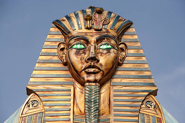 pharao-statue - pharaonic tomb stock-fotos und bilder