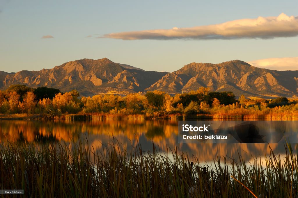 Lever du soleil sur les montagnes Flatirons - Photo de Colorado libre de droits