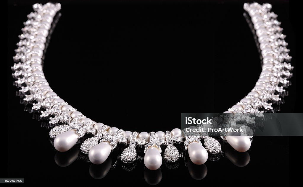 다이아몬드 & 진주조개 네클리스 - 로열티 프리 목걸이 스톡 사진