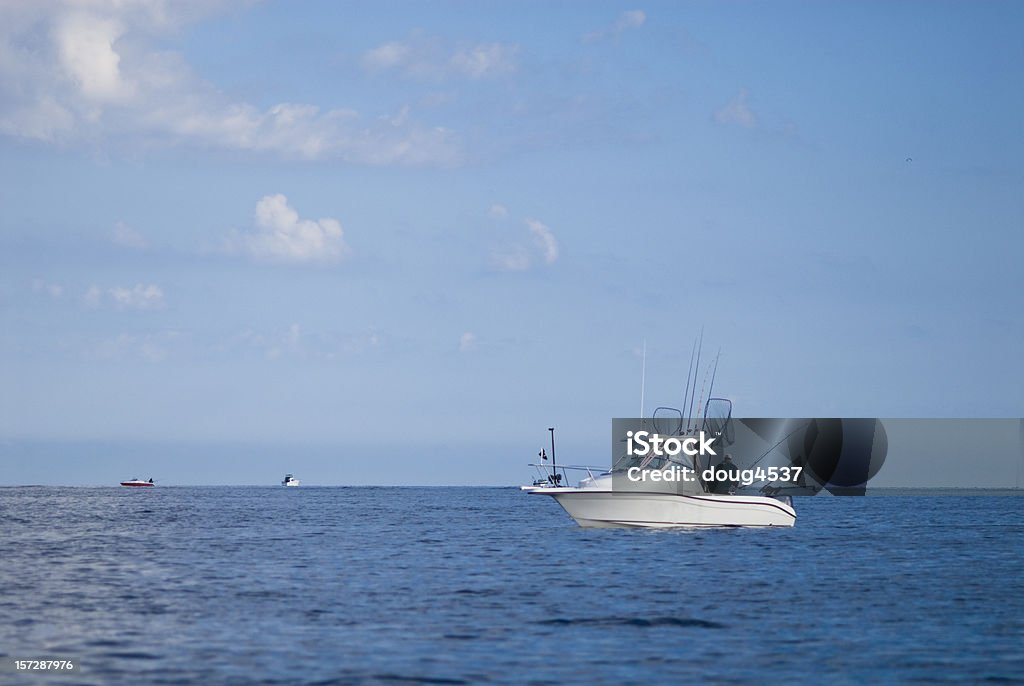 Barco de pesca deportiva - Foto de stock de Lago Michigan libre de derechos