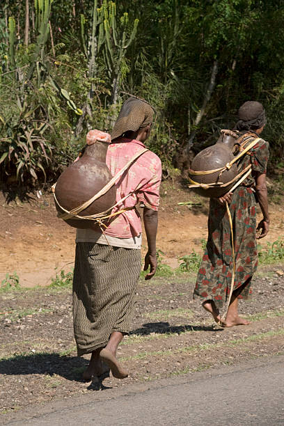 istock Two women carrying water in Ethiopia 157288209