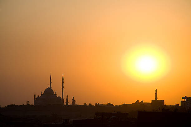 coucher de soleil sur le caire, égypte - al azhar photos et images de collection