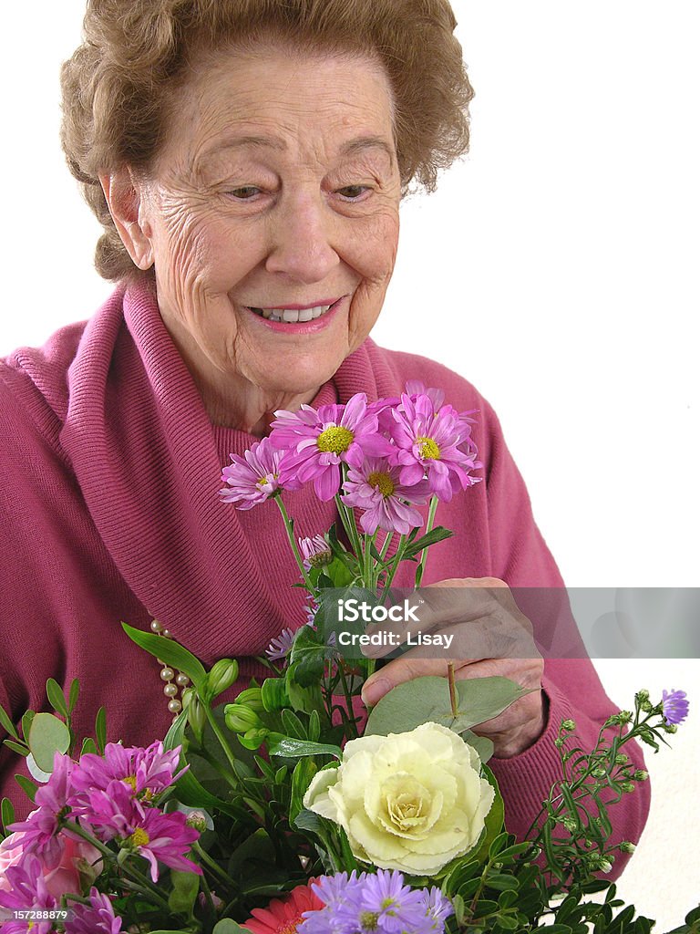Mulher cheirando flores - Foto de stock de Admiração royalty-free