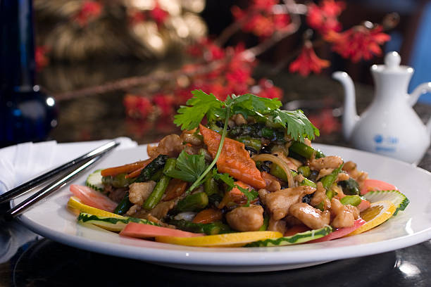 中国の炒め物 - thai cuisine wok food thai culture ストックフォトと画像