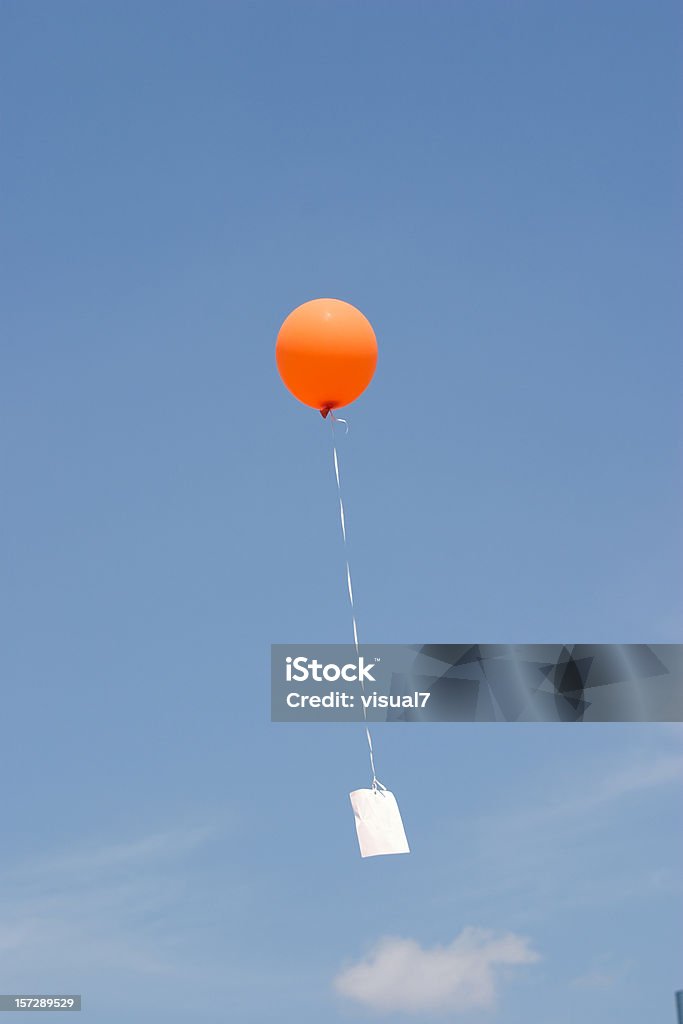 balloon message blue sky - Royaltyfri Ballong Bildbanksbilder