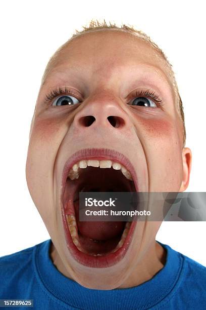 Menino Assustado - Fotografias de stock e mais imagens de Criança - Criança, Face Humana, Berrar