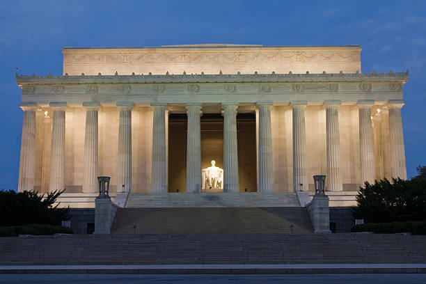 memorial de lincoln em washington dc à noite - nightshot imagens e fotografias de stock