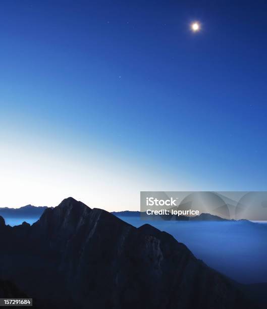 Photo libre de droit de Moon banque d'images et plus d'images libres de droit de Beauté - Beauté, Beauté de la nature, Bleu