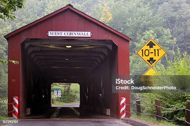 West Cornwall Überdachte Brücke Stockfoto und mehr Bilder von Connecticut - Connecticut, Überdachte Brücke - Brücke, Altertümlich