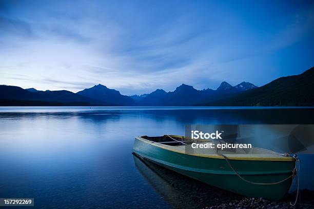 Foto de No Resto Do Mundo e mais fotos de stock de Lago - Lago, Oeste dos Estados Unidos, Veículo Aquático