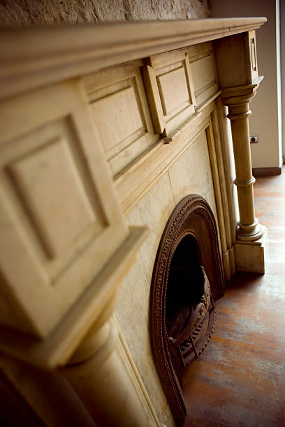 vieille maison cheminée - macro column marble luxury photos et images de collection