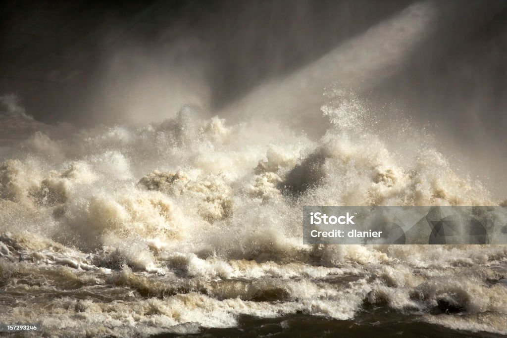 Turbulento de agua - Foto de stock de Ola libre de derechos