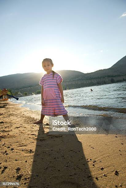 Spiaggia Per Bambini - Fotografie stock e altre immagini di Bambino - Bambino, Spiaggia, Valle di Okanagan - Columbia Britannica