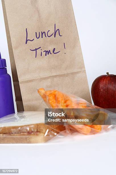 Pranzo Scolastico - Fotografie stock e altre immagini di Panino al burro di arachidi e gelatina - Panino al burro di arachidi e gelatina, Patatine, Imballare