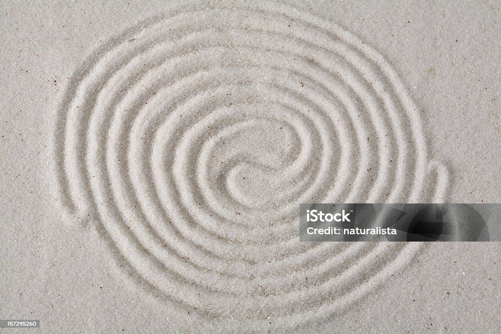 Yin-yang transizioni sulla sabbia - Foto stock royalty-free di Sabbia