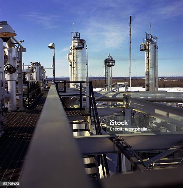 Rafineria Naftowa - zdjęcia stockowe i więcej obrazów Aluminium - Aluminium, Benzyna, Bezchmurne niebo