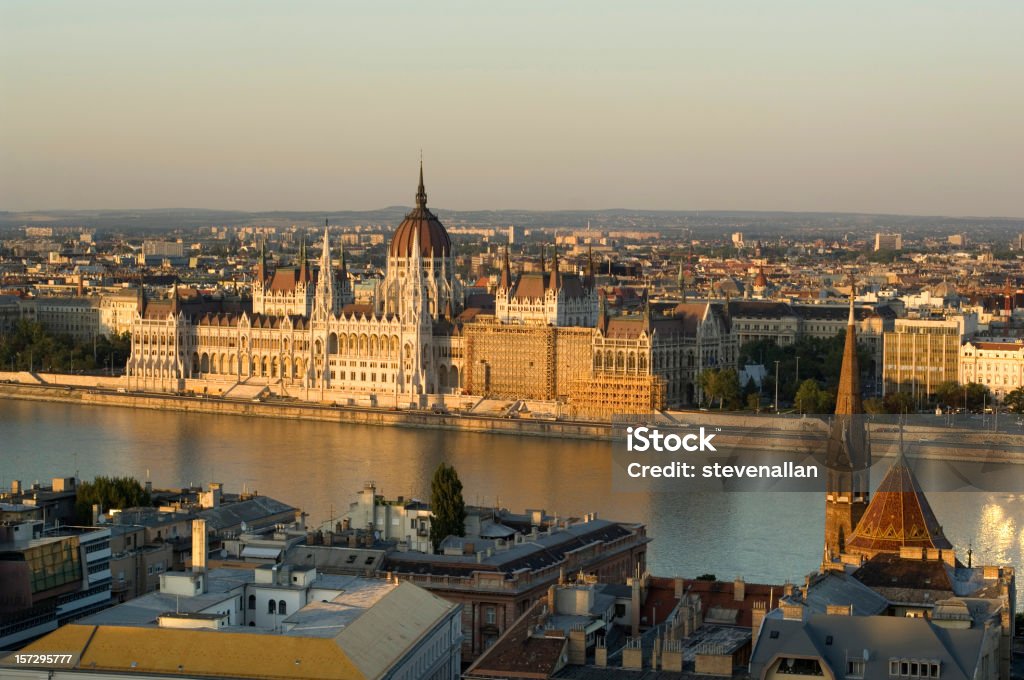 Panoramic pôr do sol sobre o Parlamento, Budapeste, Hungria - Foto de stock de Arquitetura royalty-free