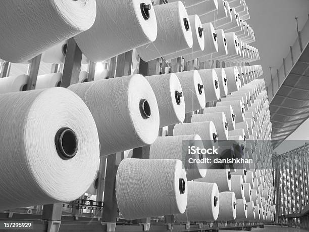 Produção De Têxteistecer - Fotografias de stock e mais imagens de Girar - Girar, Planta do algodão, Bobina