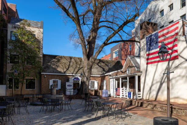 Betsy Ross American Flag house in Philadelphia, Pennsylvania Betsy Ross house on March 8, 2023 in Philadelphia, Pennsylvania. Betsy Ross sewed the first American Flag. betsy ross house stock pictures, royalty-free photos & images