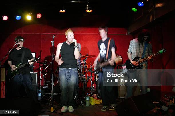 Rock Koncert - zdjęcia stockowe i więcej obrazów Grupa wykonawców - Grupa wykonawców, Punk - Rola człowieka, Boysband