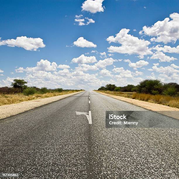 Шоссе Через Намибии — стоковые фотографии и другие картинки Дорога - Дорога, Намибия, Улица