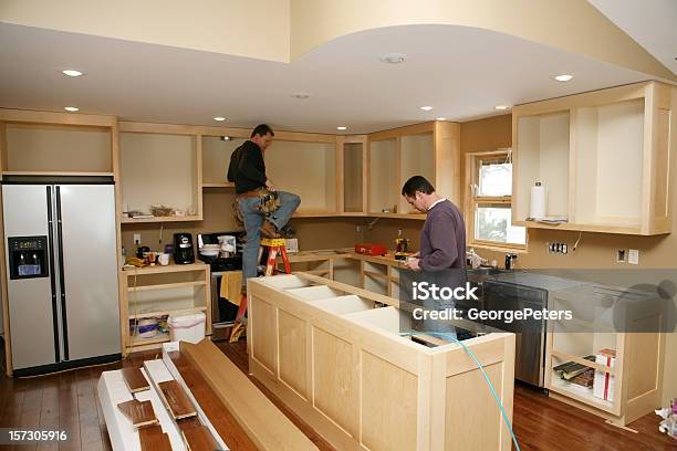 Cocina De Tareas Foto de stock y más banco de imágenes de Ampliación de casa - Ampliación de casa, Instalar, Armario