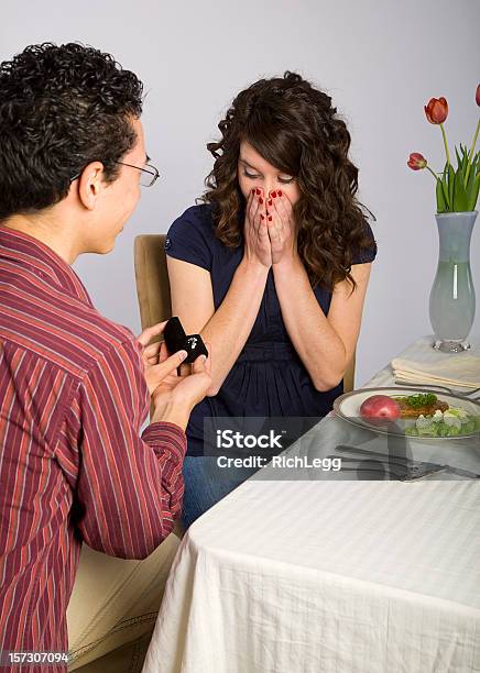 Impegno La Cena - Fotografie stock e altre immagini di Tavolo per due - Tavolo per due, Adulto, Alchol