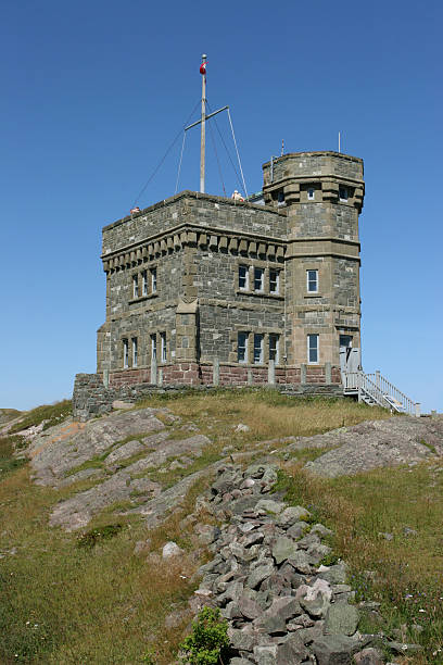cabot tower na signal hill st. john's nowa fundlandia i labrador - st johns newfoundland signal hill tower zdjęcia i obrazy z banku zdjęć