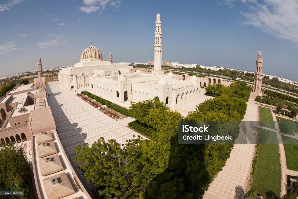 Birds eye view de gran mezquita de moscatel - Foto de stock de Arabesco - Estilo libre de derechos