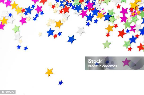 Chuvoso Confete - Fotografias de stock e mais imagens de Confete - Confete, Formato de Estrela, Fundo Branco