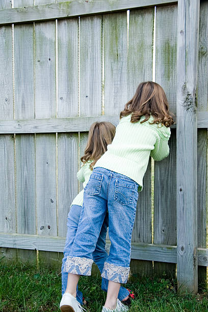 istock Little Girls Peeking 157307472