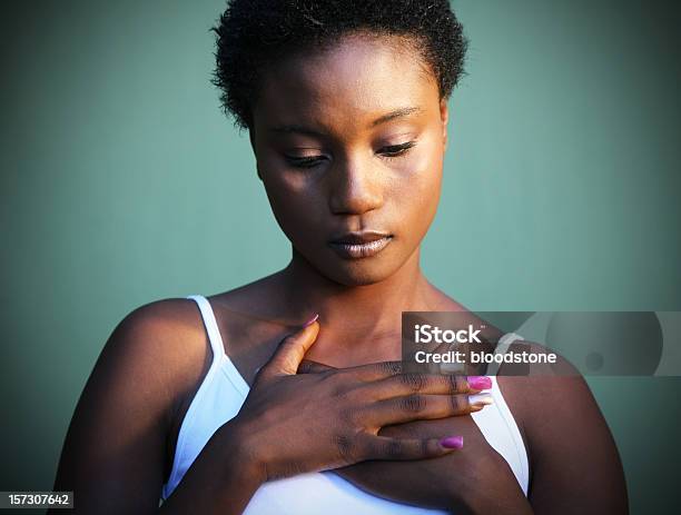Gesegnet Stockfoto und mehr Bilder von Hand aufs Herz - Hand aufs Herz, Frauen, Afrikanischer Abstammung