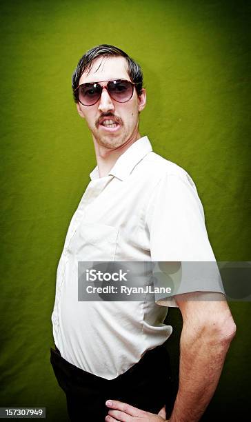 댄스 콧수염 70 왜고너의 Guy 선글라스 남자에 대한 스톡 사진 및 기타 이미지 - 남자, 섬뜩한, 기이함