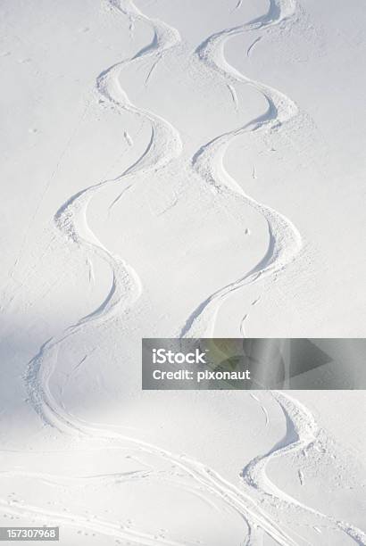 Faixas De Esqui - Fotografias de stock e mais imagens de Neve - Neve, Marca de esqui, Texturizado