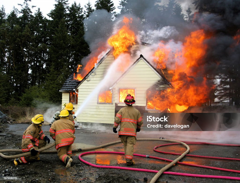 Pompiers lutte contre l'incendie Residence - Photo de Pompier libre de droits