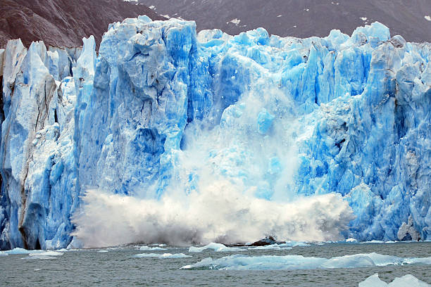 dawes glacier cielenie się lodowca - glacier alaska iceberg melting zdjęcia i obrazy z banku zdjęć
